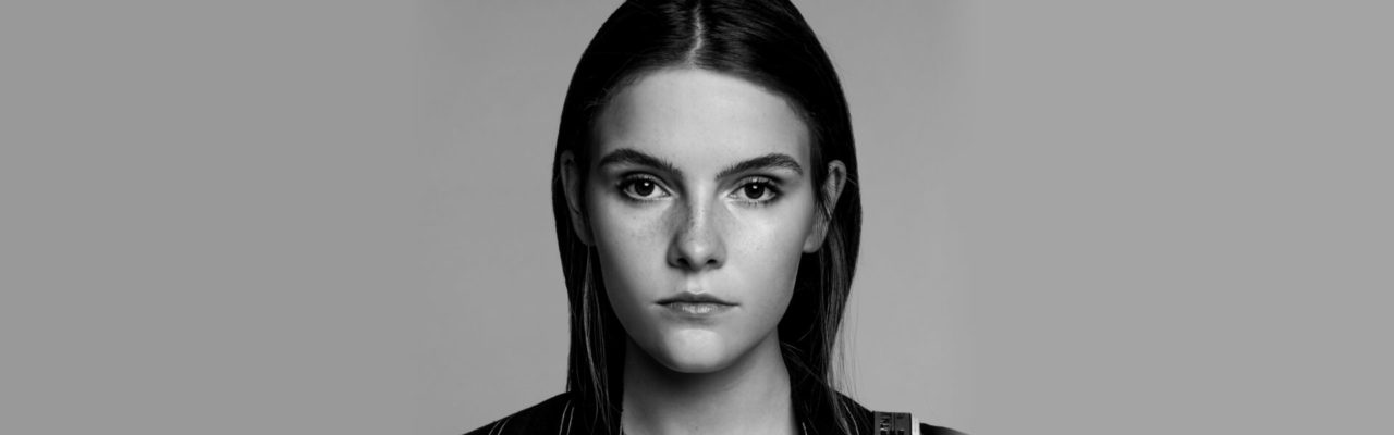 Paroles De Camille Schneyder Dans Mon Dos